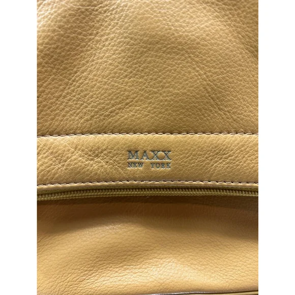 MAXX New York Gold Vegan Leather Fanny/Waist or Shoulder Bag - Picture 4 of 7
